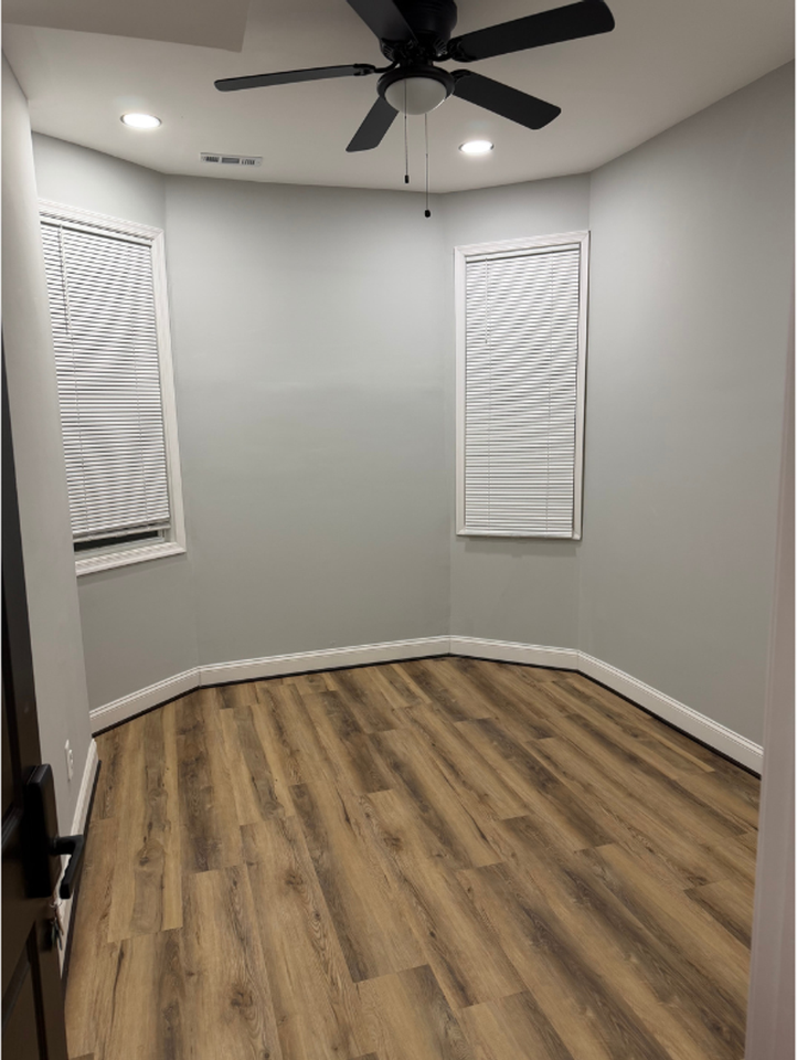 3113 Presbury St - Photo 3 of 10