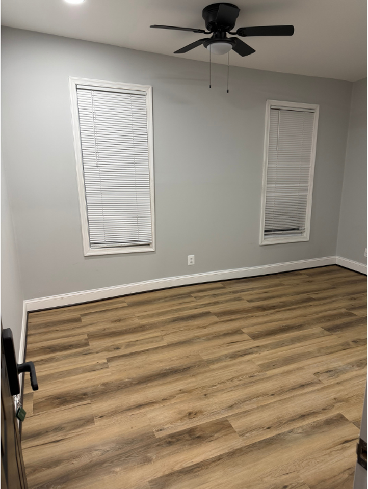 3113 Presbury St - Photo 4 of 10