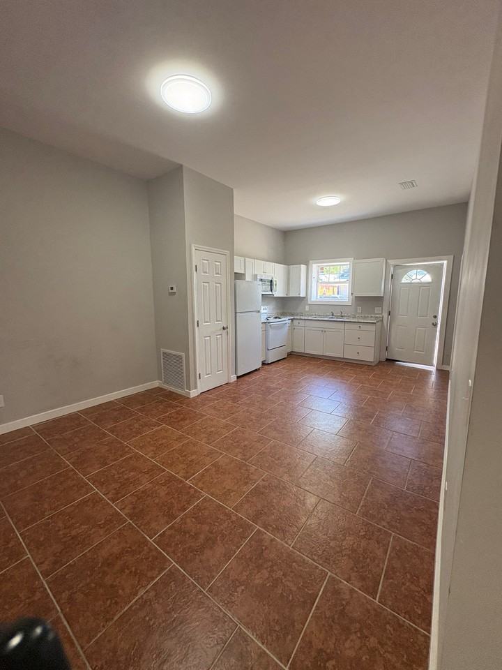 1501 G St #200 - Photo 4 of 7