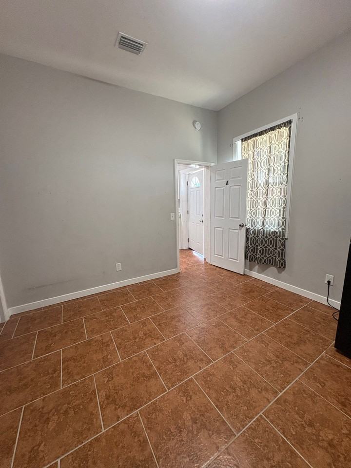 1501 G St #200 - Photo 5 of 7