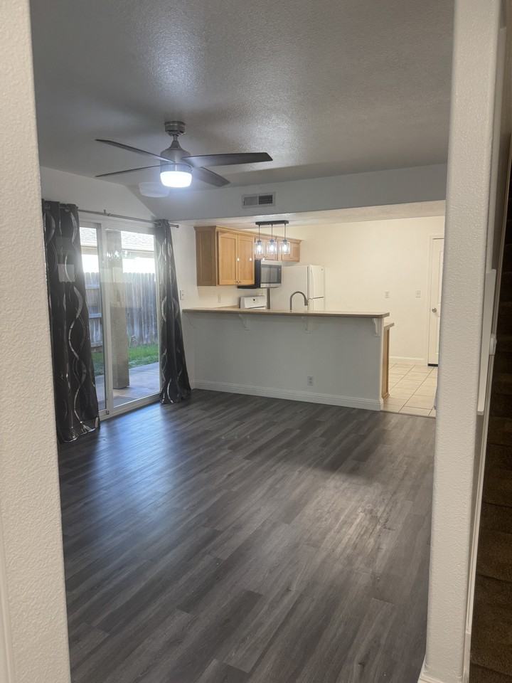 485 E 7th Ave #485 - Photo 3 of 5