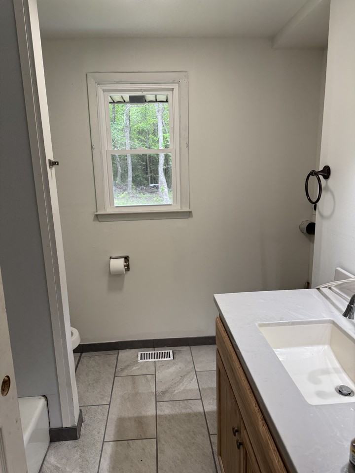 2100 N Webb St #NA - Photo 3 of 3