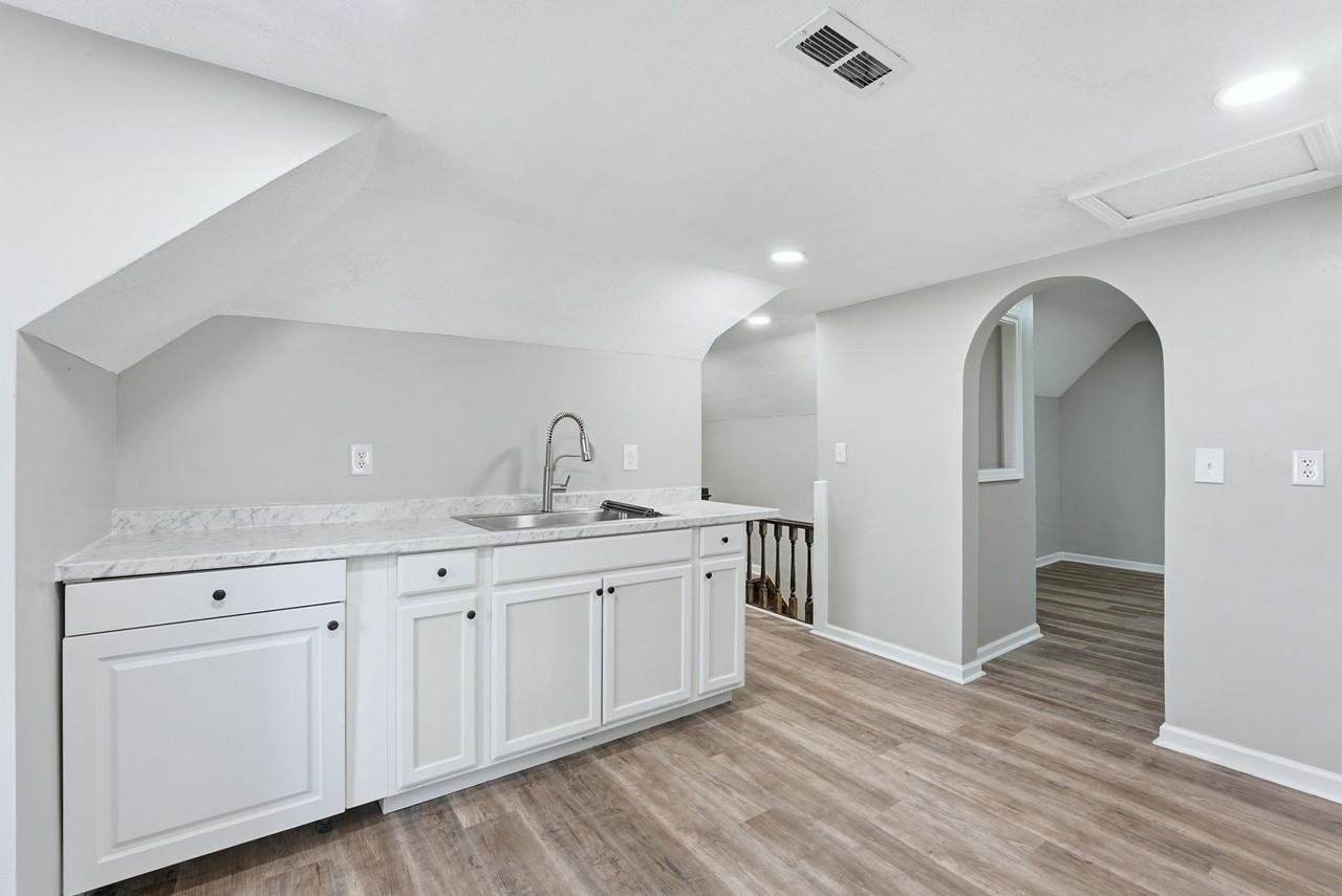 814 S Jefferson St #NA - Photo 3 of 39