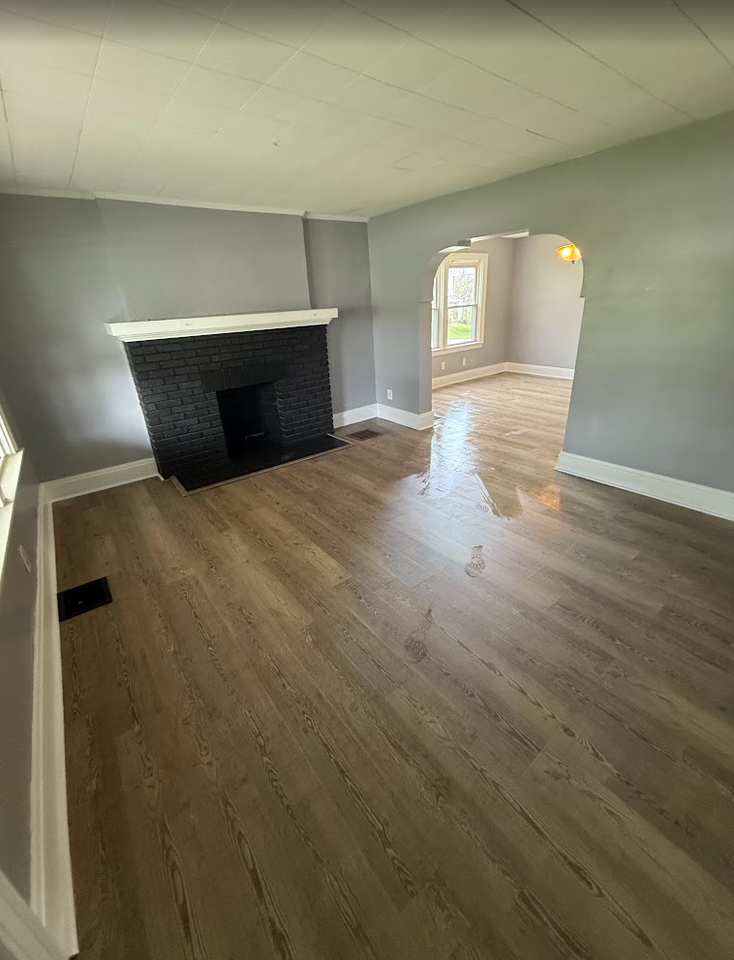 18 Oak St #1 - Photo 3 of 8