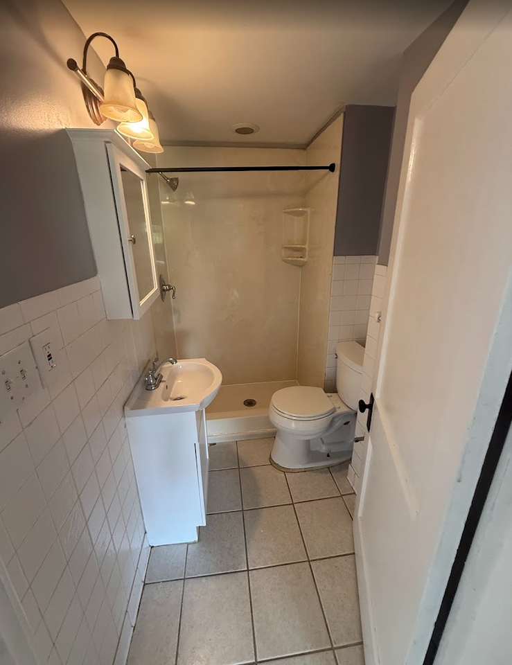 18 Oak St #1 - Photo 4 of 8