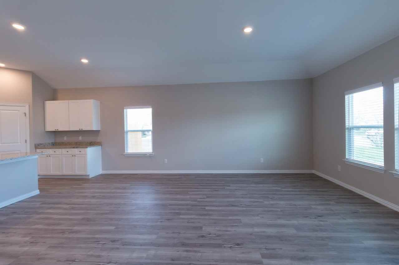 1902 Oliver St #NA - Photo 4 of 24