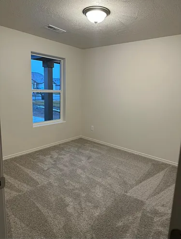 1118 W Sequoia Rd #NA - Photo 4 of 7