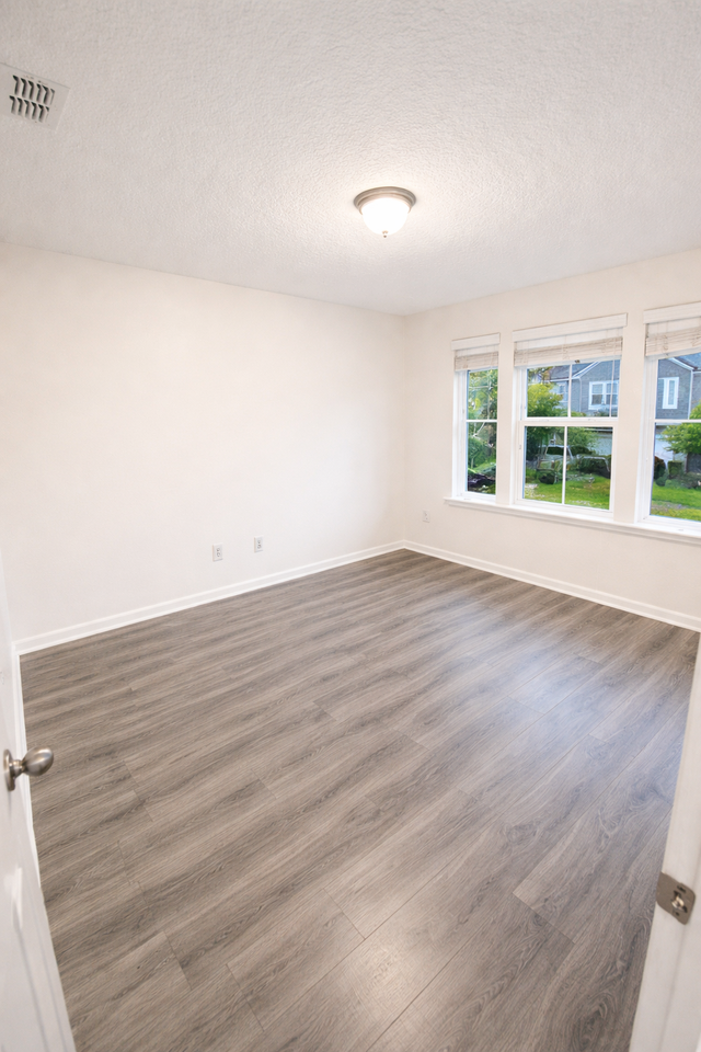 110 Moultrie Village Ln #NA - Photo 7 of 15