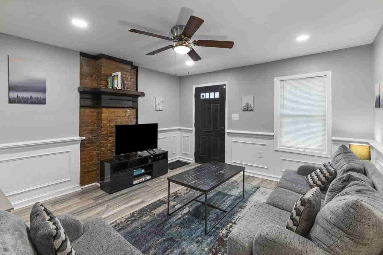 1214 N King St - Photo 3 of 21