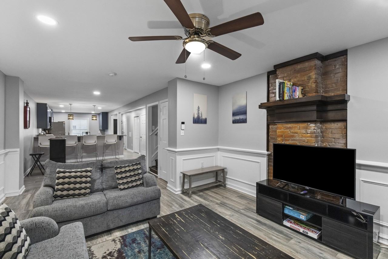 1214 N King St - Photo 5 of 21