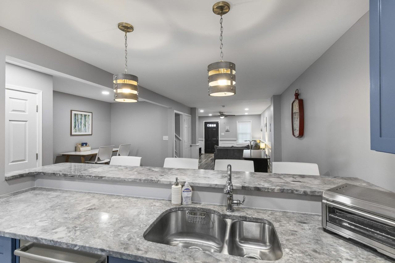 1214 N King St - Photo 6 of 21