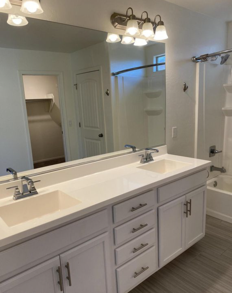 16183 W Kendall St #NA - Photo 4 of 9