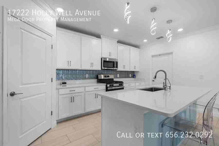 17222 Holly Well Ave - Photo 4 of 48