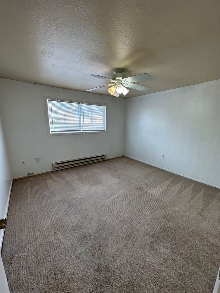 547 Poole Ave #2 - Photo 6 of 10