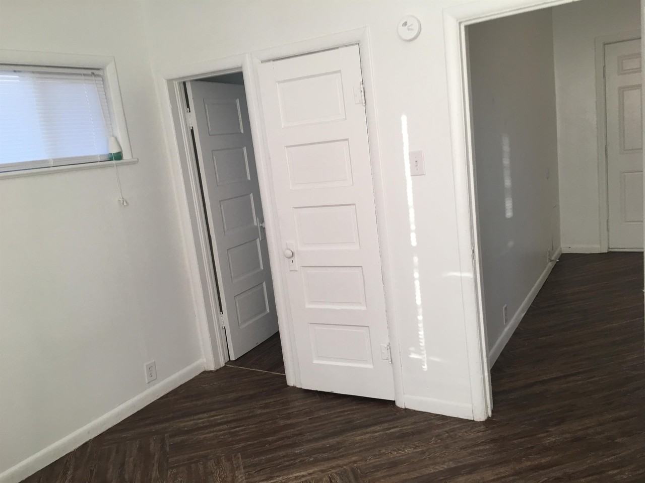 217 W Sherman St - Photo 4 of 5