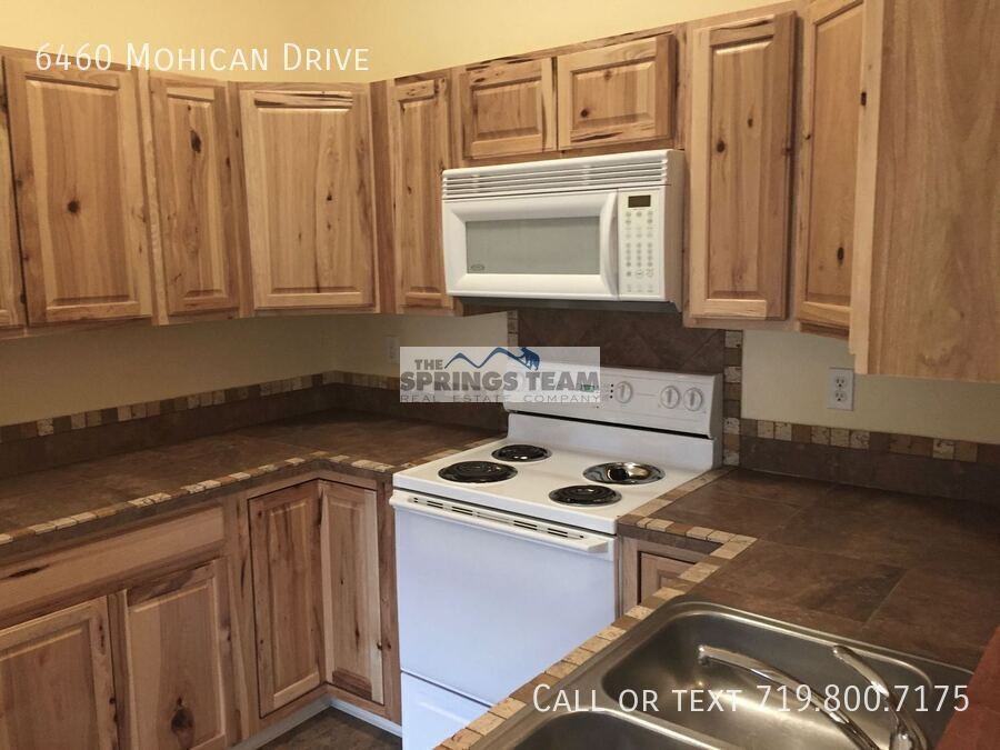 6460 Mohican Dr - Photo 3 of 16