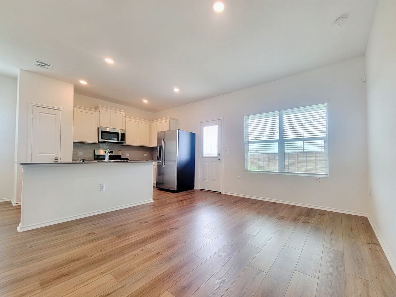 7232 Dancing Wind Ln - Photo 3 of 30