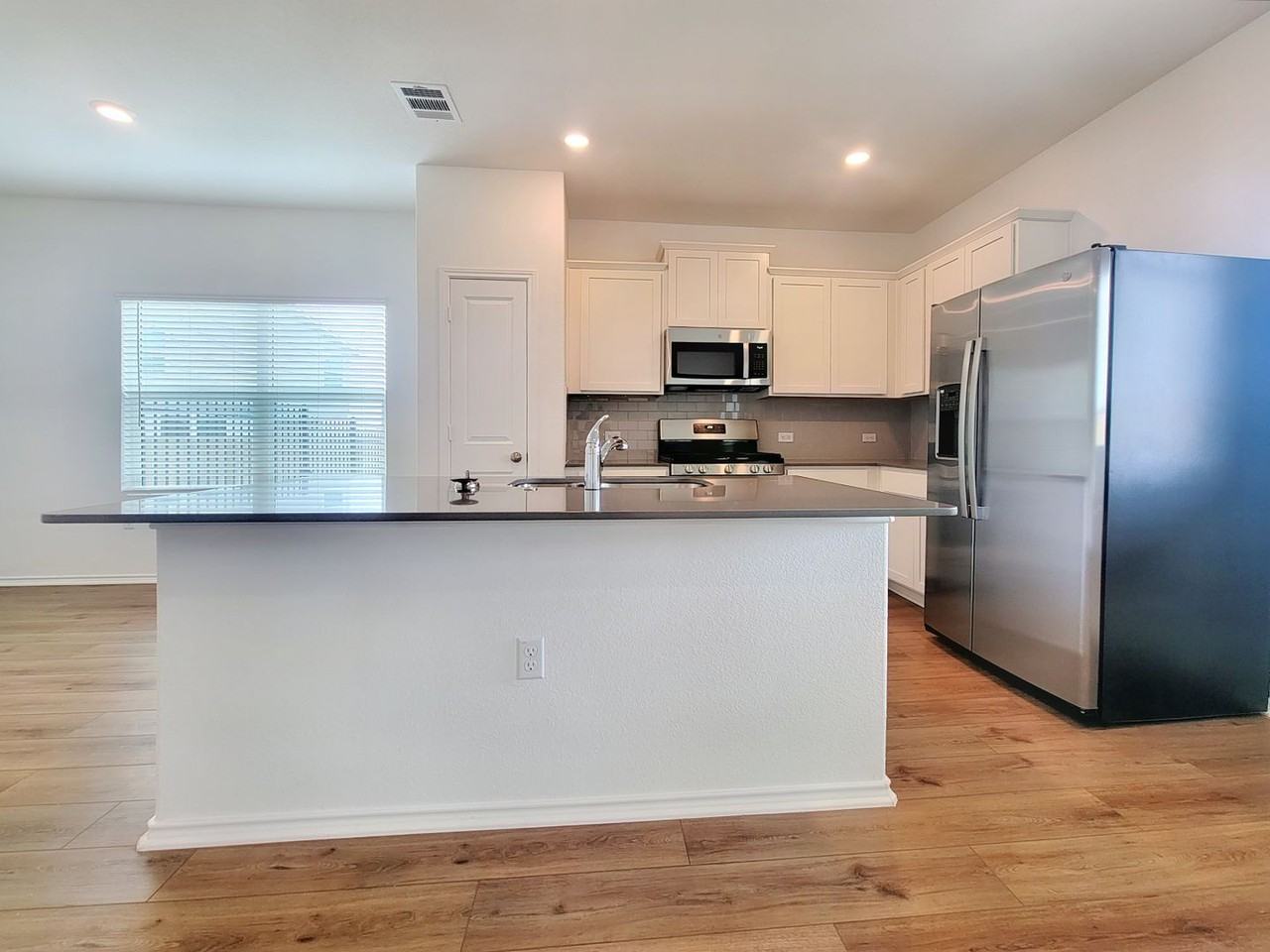 7232 Dancing Wind Ln - Photo 5 of 30