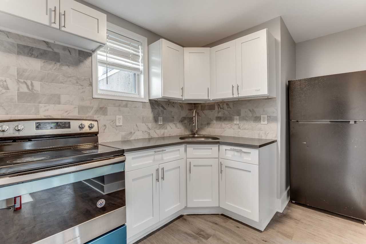 304 E Ontario St - Photo 3 of 15
