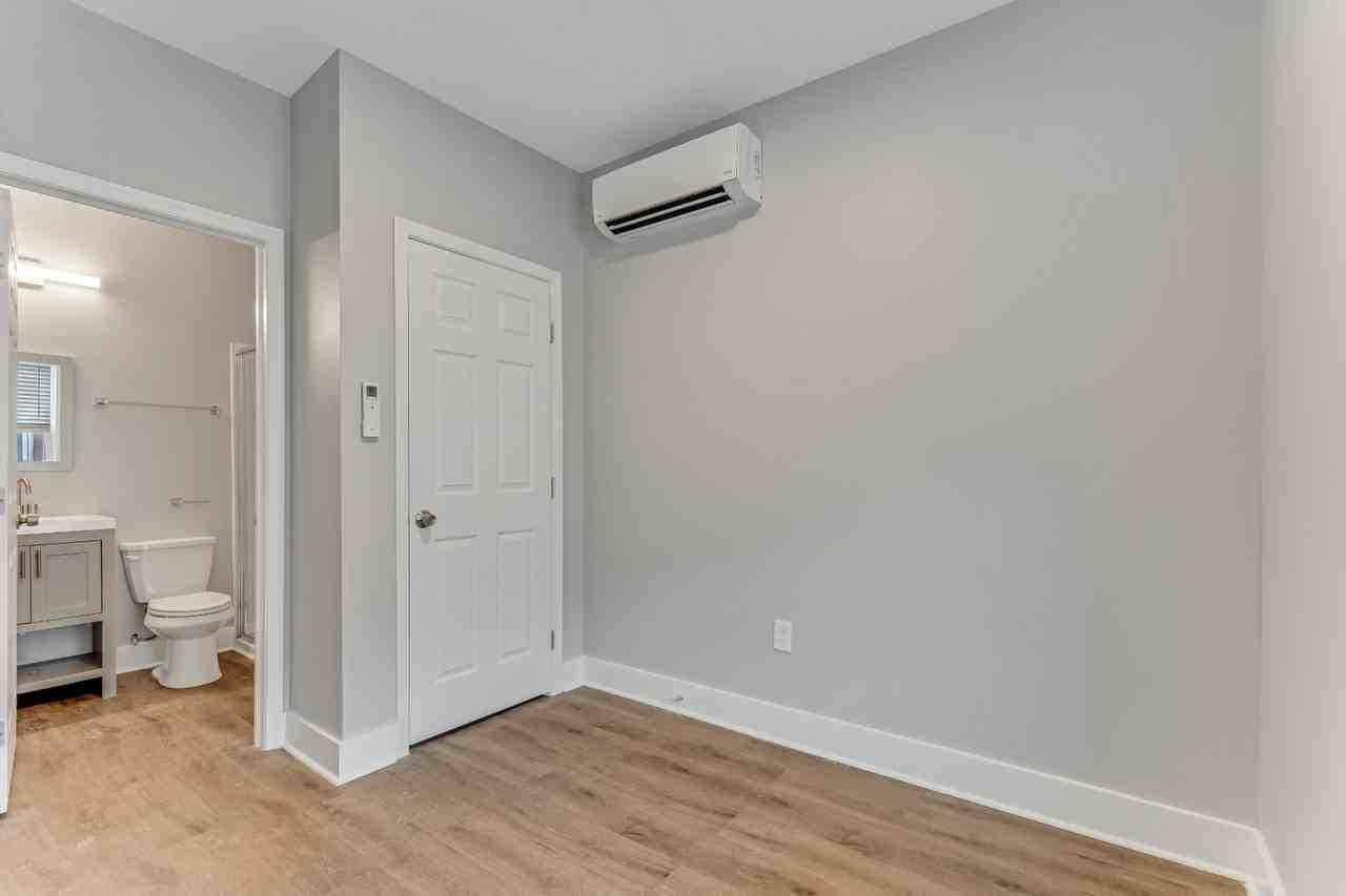 304 E Ontario St - Photo 6 of 15