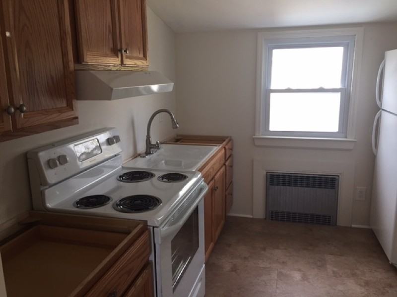 13 W 4th St - Photo 2 of 13