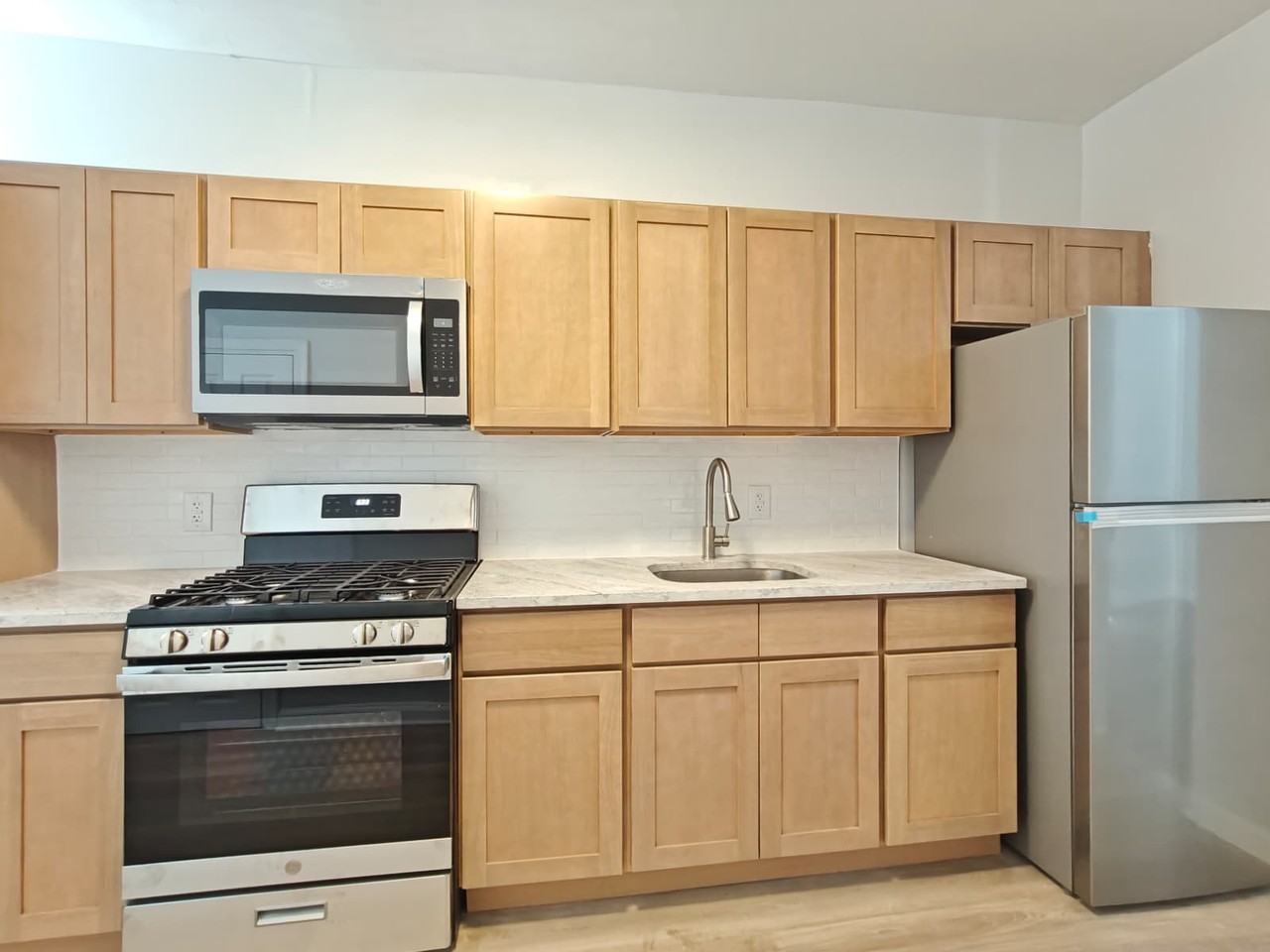 5308 Race St - Photo 3 of 12