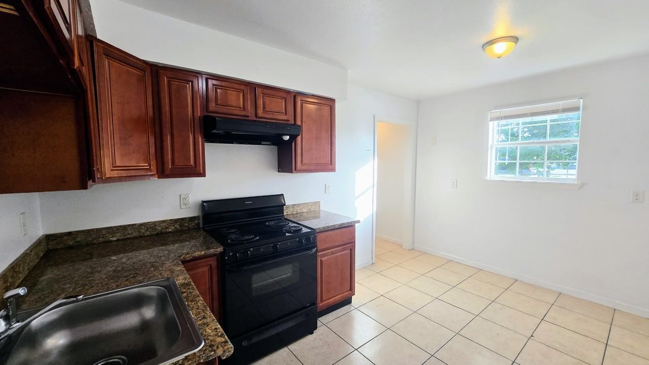 2431 Octavia Dr #1 - Photo 5 of 10