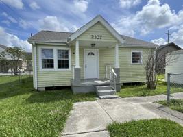 featured image of 2107 Montesquieu St #2107