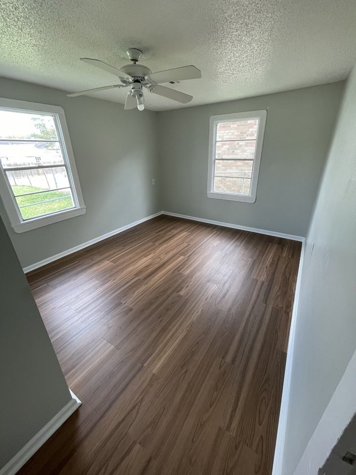 2107 Montesquieu St #2107 - Photo 5 of 10