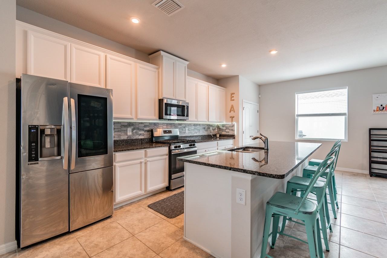 2416 Hearth Dr - Photo 3 of 21