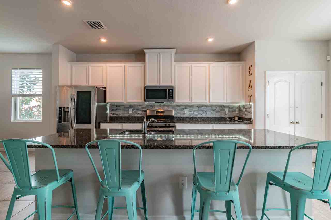 2416 Hearth Dr - Photo 4 of 21