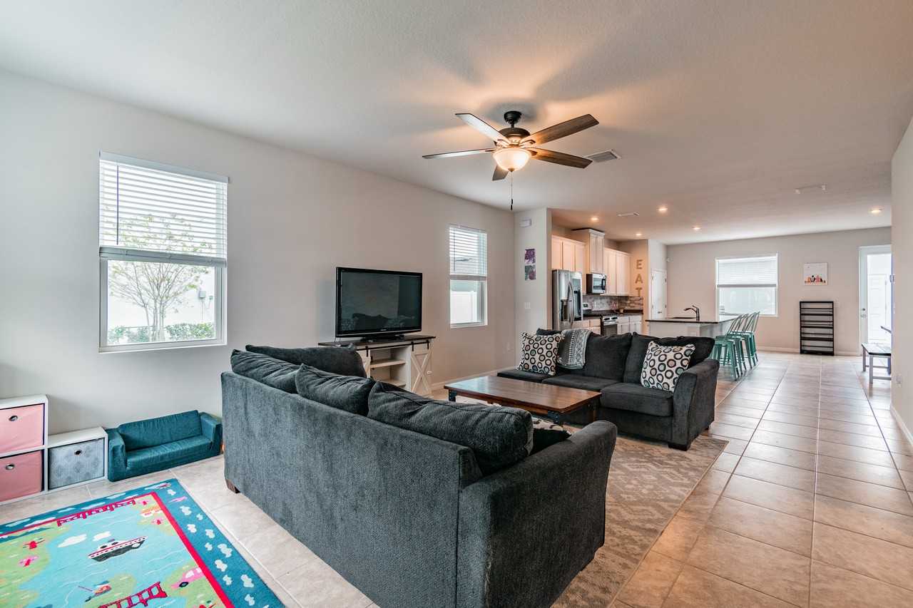 2416 Hearth Dr - Photo 5 of 21