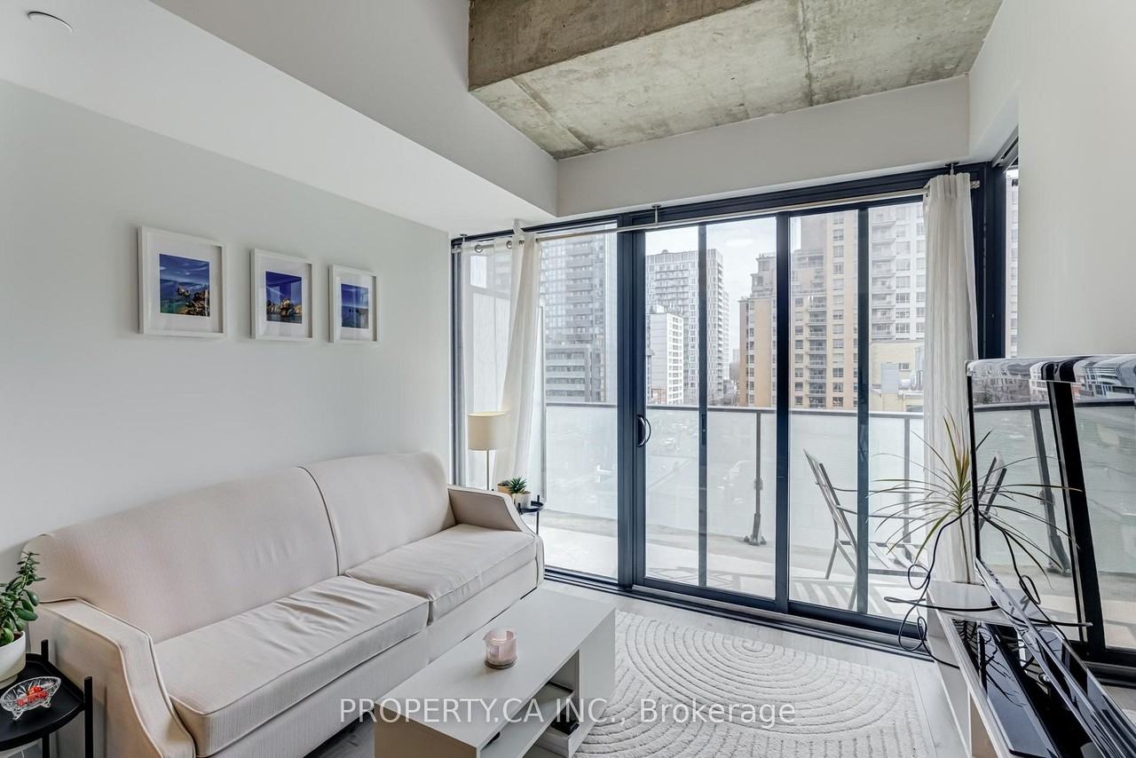 161 Roehampton Avenue #717 - Photo 5 of 18