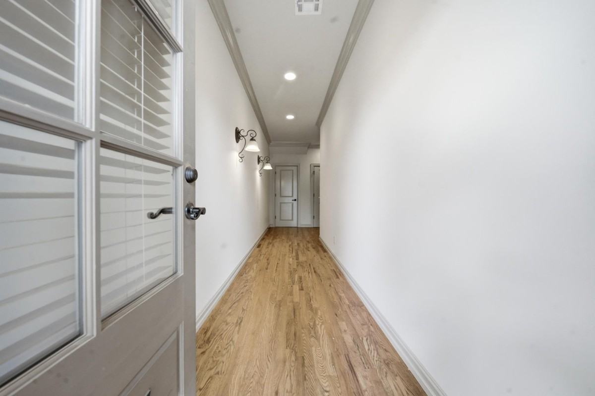 1333 E 41st Pl #1 - Photo 3 of 34