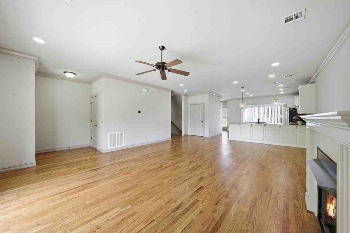 1333 E 41st Pl #1 - Photo 5 of 34