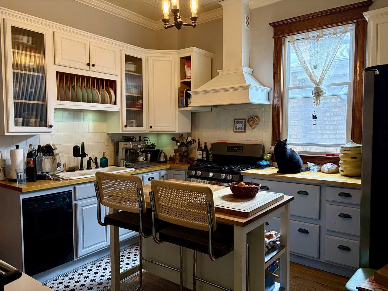 3243 W Le Moyne St #NA - Photo 6 of 13