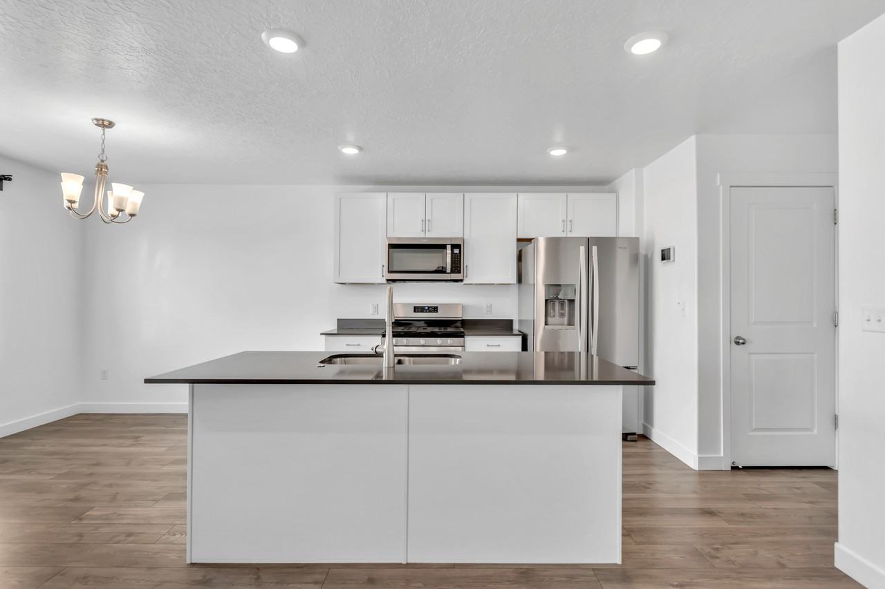 480 W 1890 S #1 - Photo 4 of 22