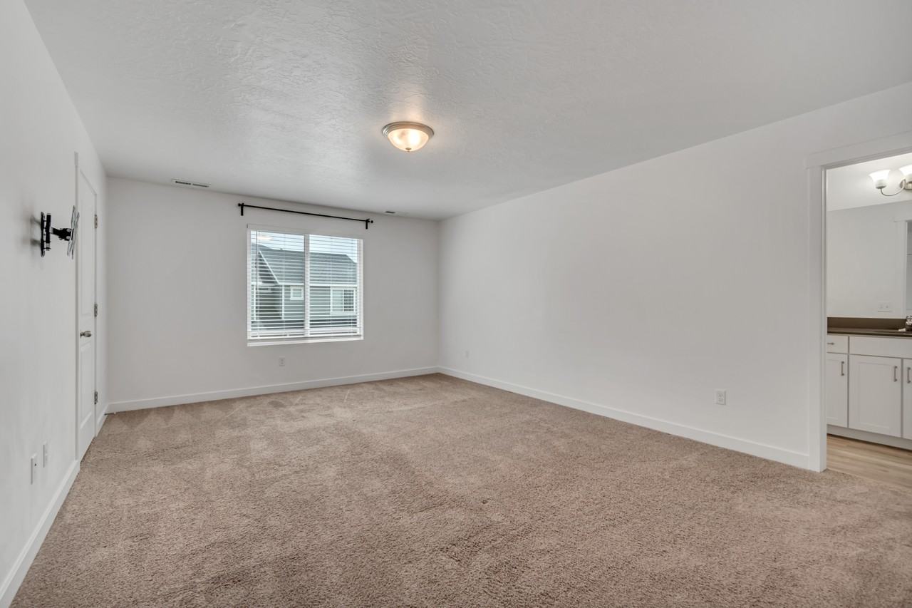 480 W 1890 S #1 - Photo 7 of 22