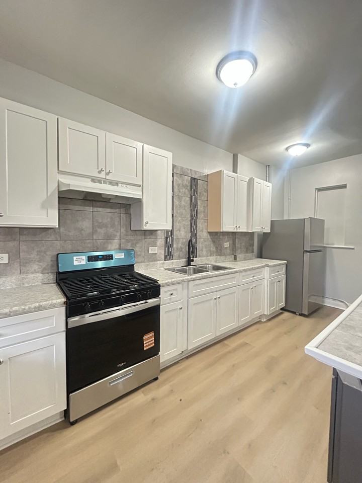 5938-40 South Calumet Avenue - Photo 2 of 20