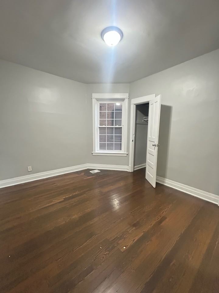 5938-40 South Calumet Avenue - Photo 5 of 20