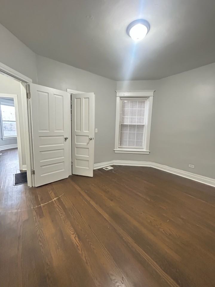 5938-40 South Calumet Avenue - Photo 7 of 20