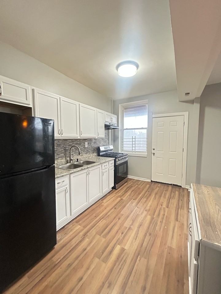 5938-40 South Calumet Avenue - Photo 2 of 11