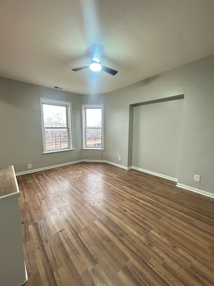 5938-40 South Calumet Avenue - Photo 3 of 11