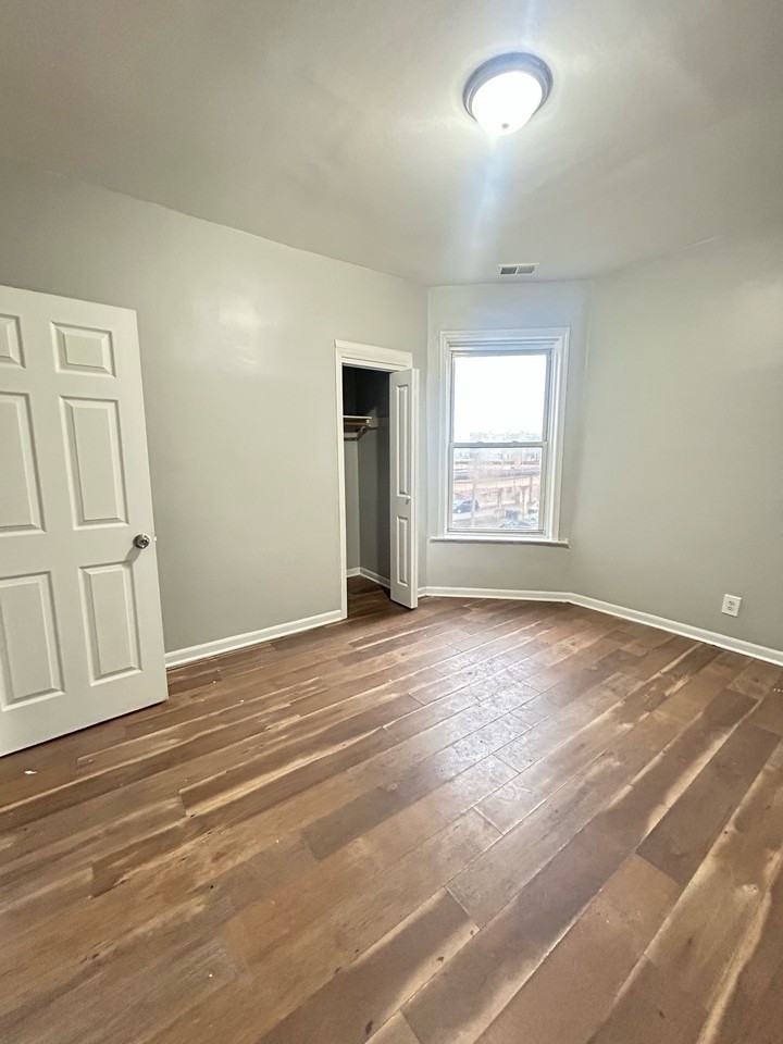 5938-40 South Calumet Avenue - Photo 5 of 11