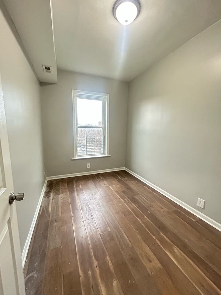5938-40 South Calumet Avenue - Photo 6 of 11