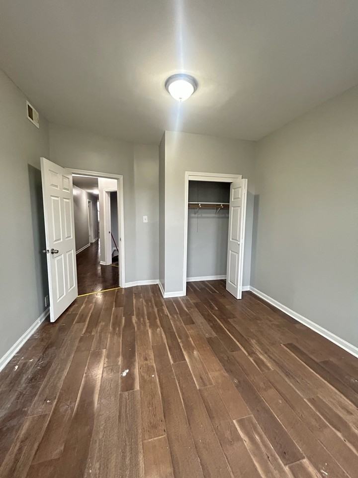 5938-40 South Calumet Avenue - Photo 7 of 11