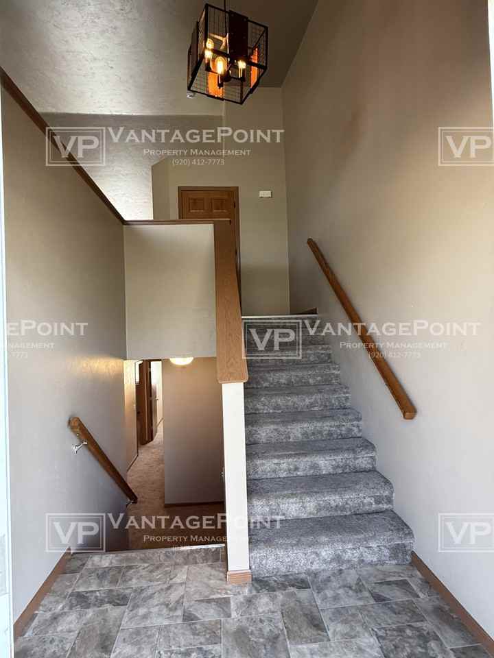 118 East River Drive - Photo 2 of 17