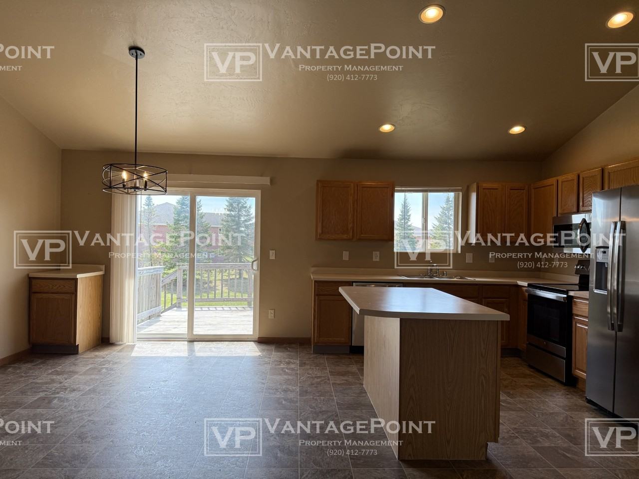 118 East River Drive - Photo 4 of 17