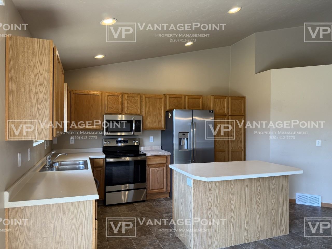 118 East River Drive - Photo 7 of 17