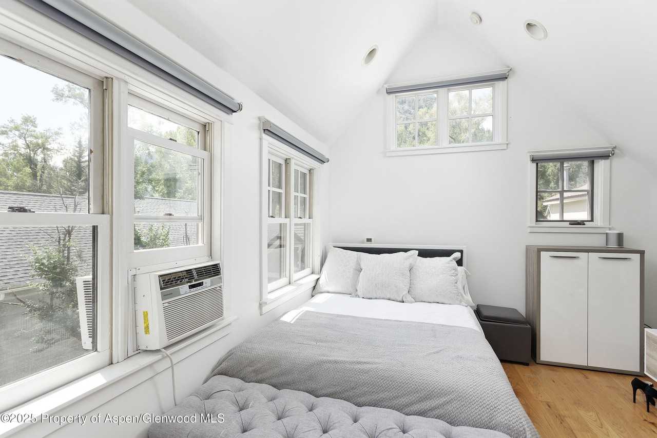 W Main St - Photo 6 of 11